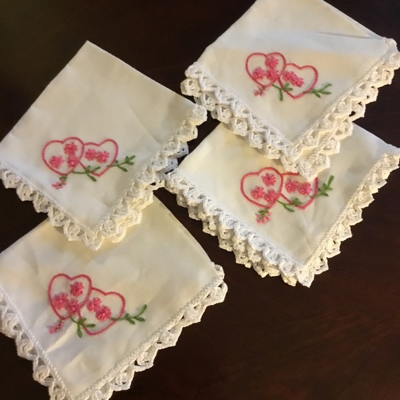 Vintage Hand Embroidered Heart Napkins - Picture 2 of 4